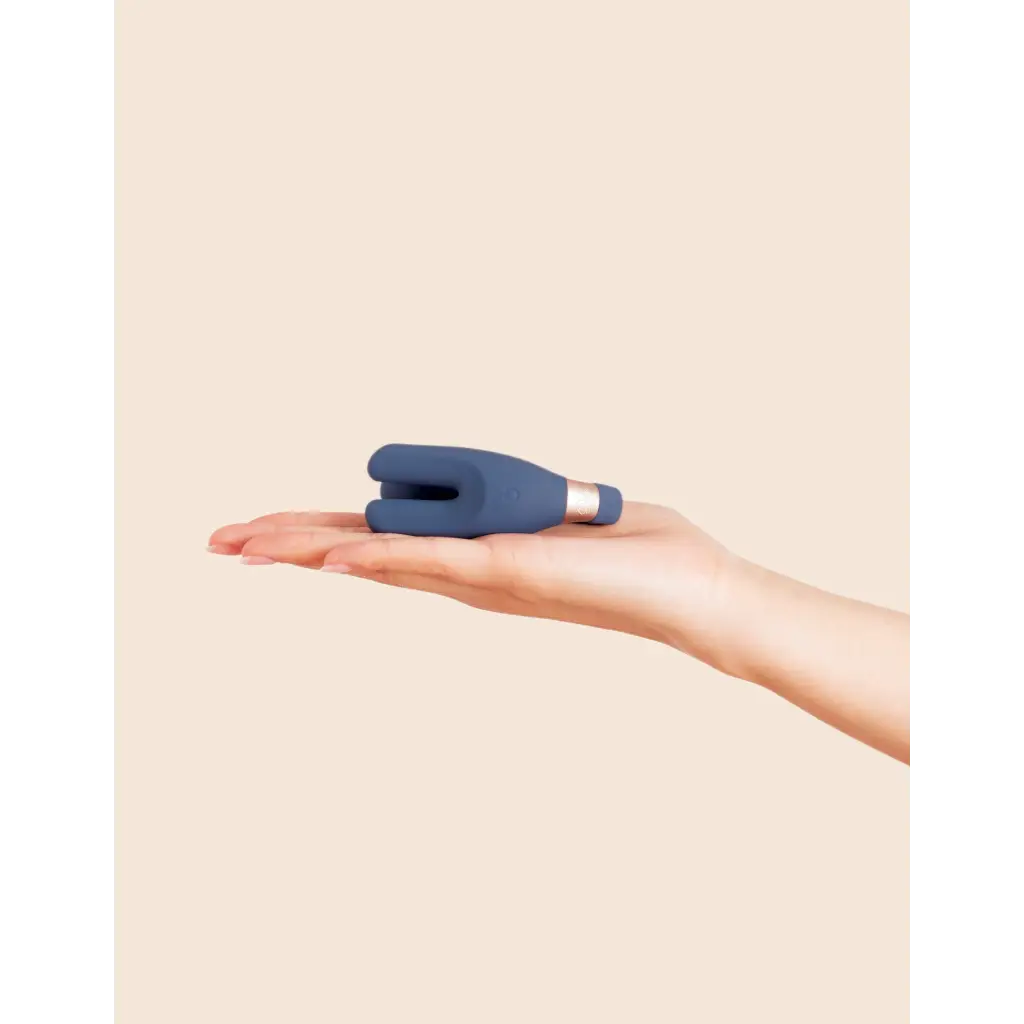 Deia ’The Wearable’ Remote-Controlled Vibrator - Blue - Wearable Vibrator