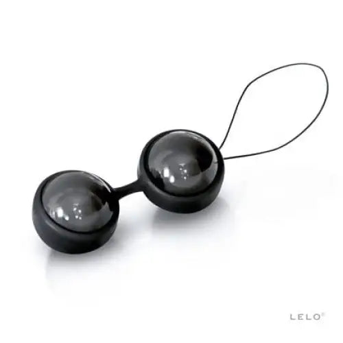 LELO Beads Noir ben wa balls - Elegant black balls on a white background